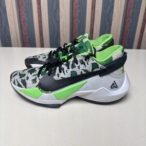 Nike Zoom Freak 2 'Naija' Pine Green Youth Size 5 Basketball Shoes BA0907-002